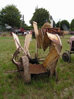 Javeleuse ou moissonneuse javeleuse (30eme fete des moissons de Saint-Jean-de-Touslas) (2)